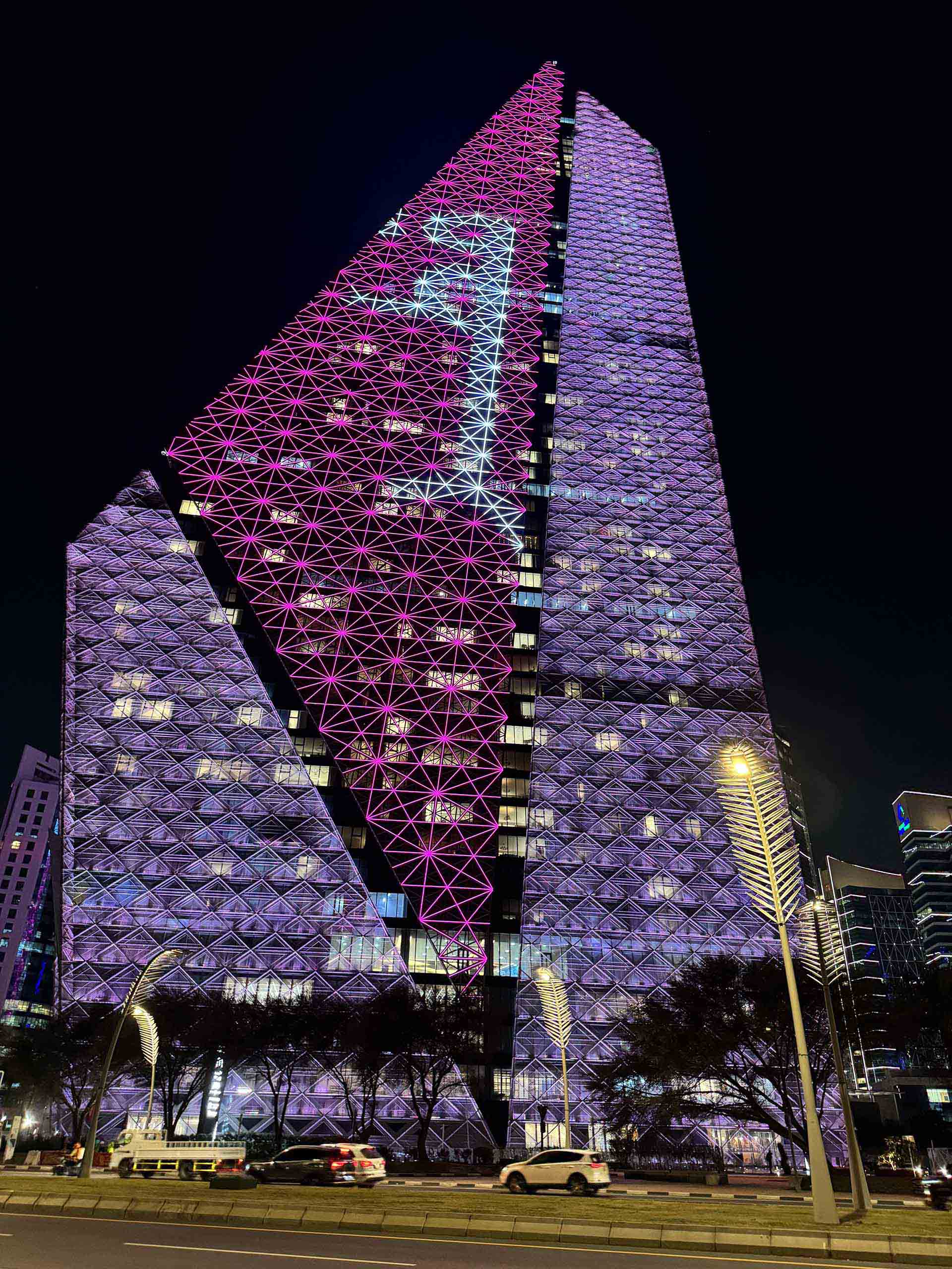 GoogleがAIメガネ市場に再参入｜Android XRで2026年発売へ、Metaに挑む