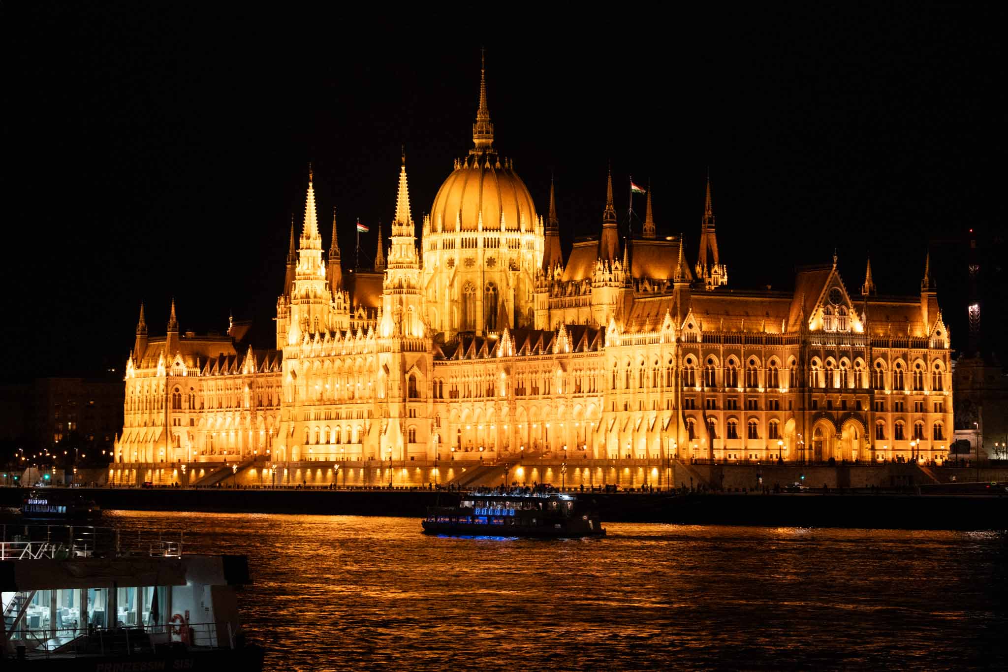 NISA利用率が7割に迫る｜20代の投資率36%、日本人の「貯蓄から投資」は本物か